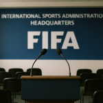 Pusta ambona konferencyjna w centrali organizacji sportowej
